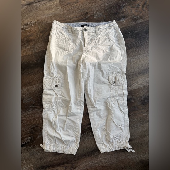 Tommy Hilfiger White Cargo Capri Pants - Picture 3 of 7